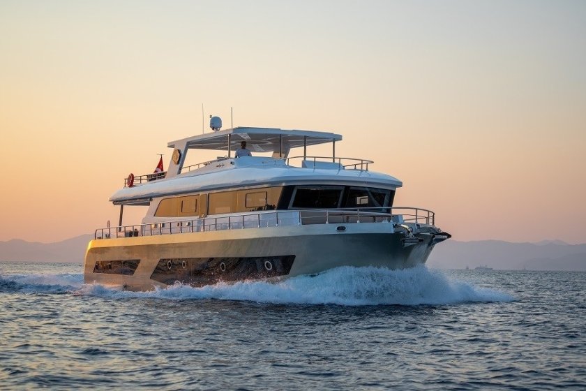 BY C.F TRAWLER | FETHIYE DELUXE 9 KIŞILIK TRAWLER KIRALAMA | Okeanosyatcilik