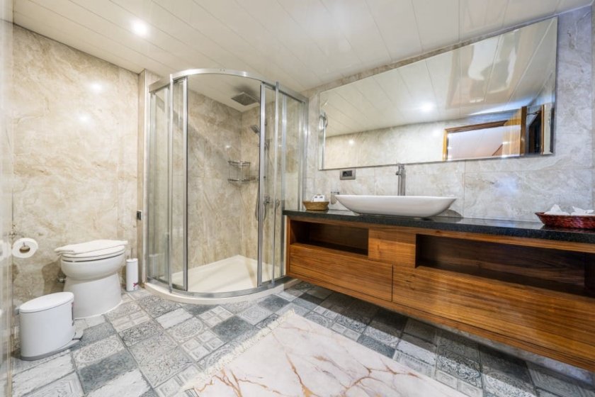 SIMAY F TRAWLER | FETHIYE DELUXE 8 PERSON TRAWLER CHARTER | Okeanosyatcilik