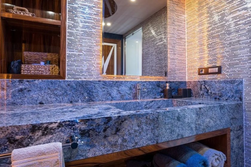 LONG ISLAND | 10 KİŞİLİK MARMARİS TEKNE TURU & YAT KİRALAMA