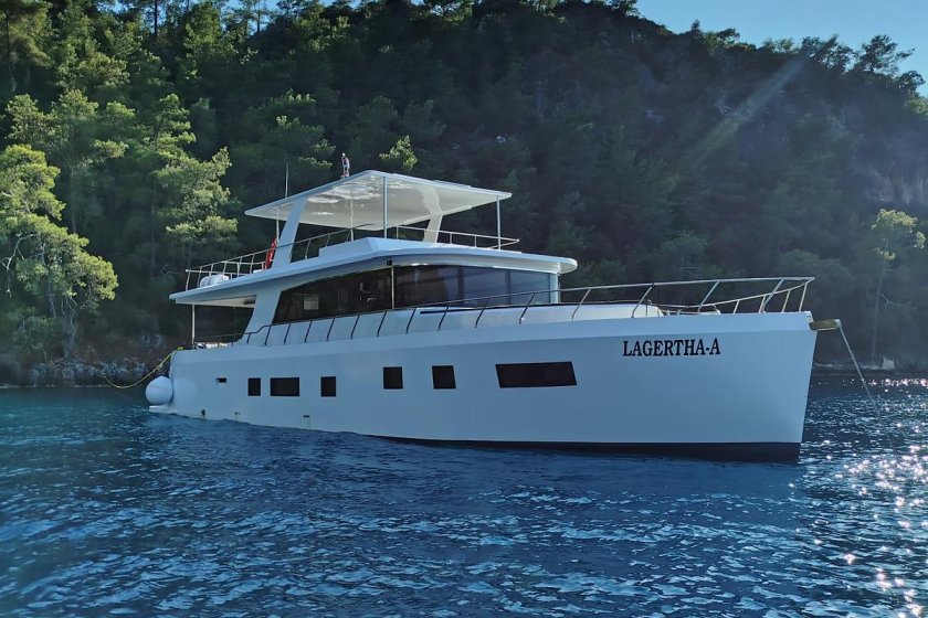 TRAWLER LAGERTHA | 8 KİŞİLİK LÜKS TRAWLER