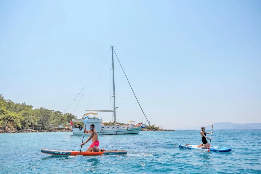 BERNİS | FETHİYE VE GÖCEK KİRALIK MODERN TEKNE