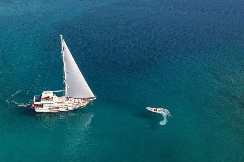 BERNİS | FETHİYE VE GÖCEK KİRALIK MODERN TEKNE