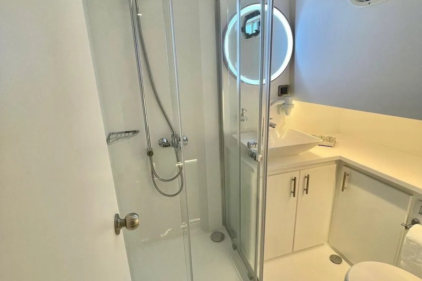 BERNİS | FETHİYE VE GÖCEK KİRALIK MODERN TEKNE