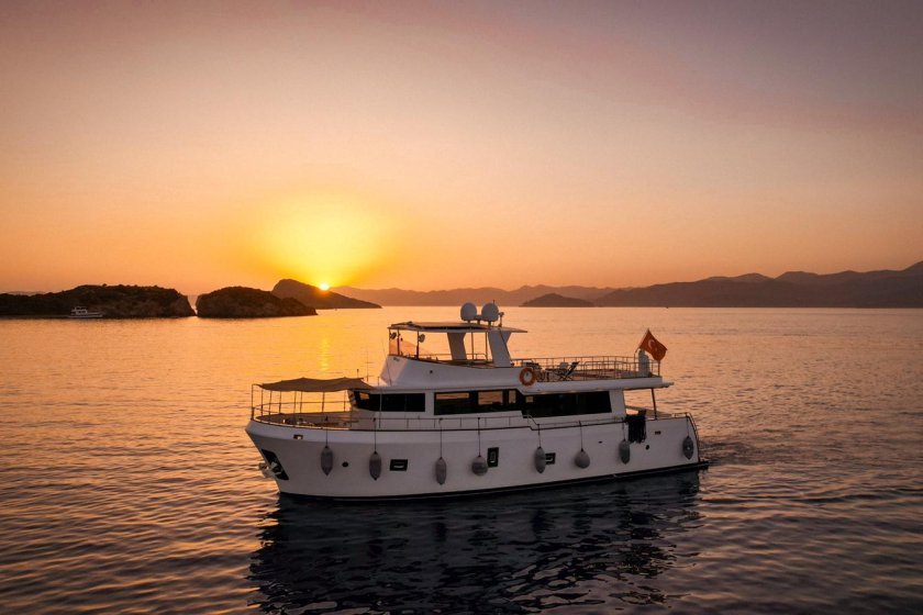 RUZANNA 1 | FETHİYE GÖCEK KİRALIK LÜKS 3 KABİN TRAWLER