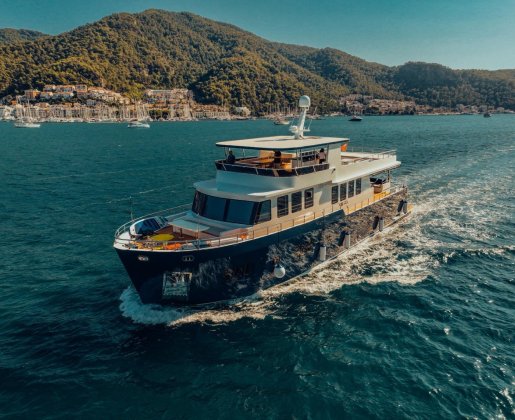 BELUGA TRAWLER | EXCLUSIVE TRAWLER VACATION | Okeanosyachting