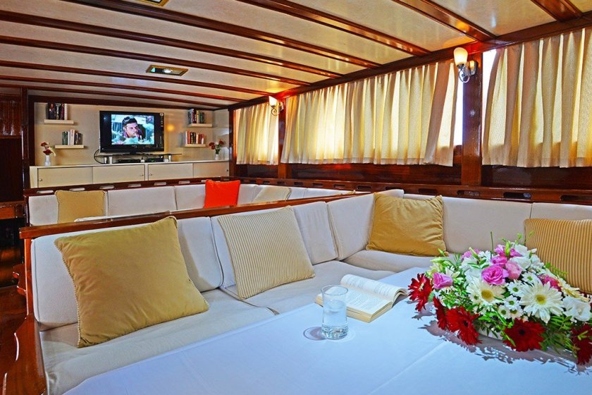 HOLİDAY 10 | FETHİYE 22 KİŞİLİK LÜKS MAVİ YOLCULUK GULETİ | Okeanosyatcilik