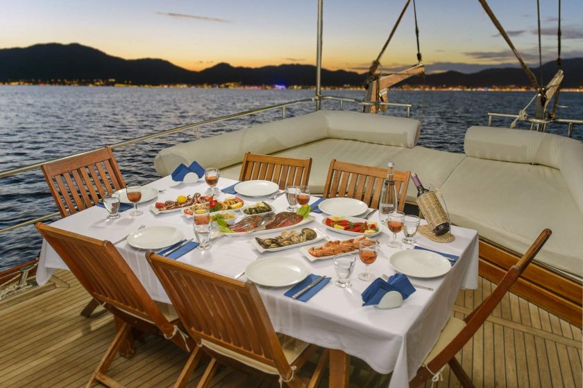 LAİLA DENİZ | 8 KİŞİLİK 4 KABİN KLİMALI GULET MARMARİS TEKNE TURU | Okeanosyatcilik