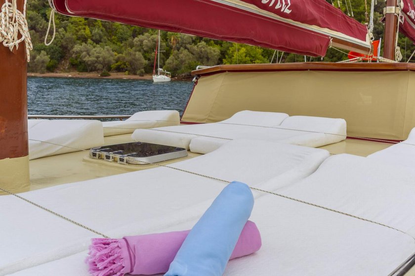 LAİLA DENİZ | 8 KİŞİLİK 4 KABİN KLİMALI GULET MARMARİS TEKNE TURU | Okeanosyatcilik