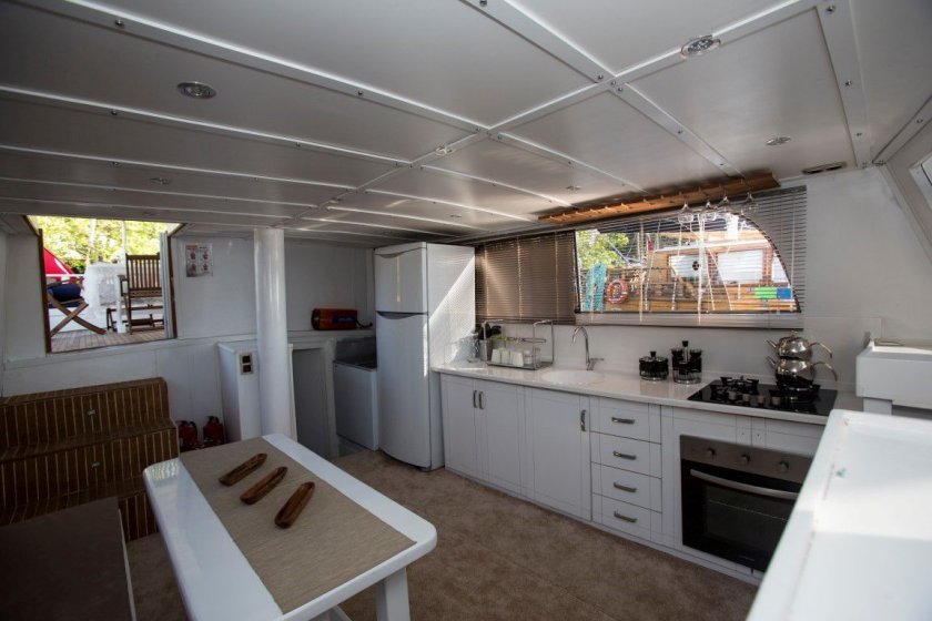 LAİLA DENİZ | 8 KİŞİLİK 4 KABİN KLİMALI GULET MARMARİS TEKNE TURU | Okeanosyatcilik