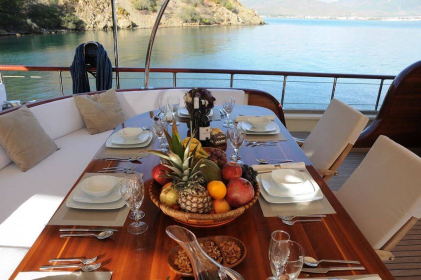 DEAR LİLA | 12 KİŞİLİK 6 KAMARALI LÜKS MAVİ TUR GULETİ | Okeanosyatcilik