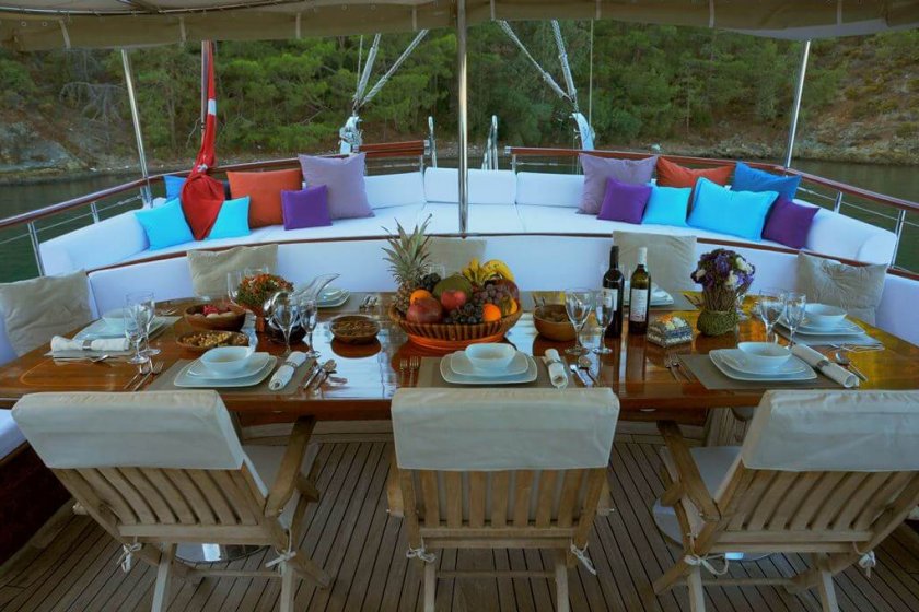 DEAR LİLA | 12 KİŞİLİK 6 KAMARALI LÜKS MAVİ TUR GULETİ | Okeanosyatcilik