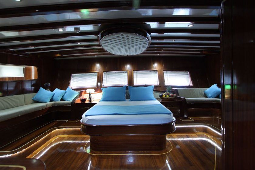 DEAR LİLA | 12 KİŞİLİK 6 KAMARALI LÜKS MAVİ TUR GULETİ | Okeanosyatcilik