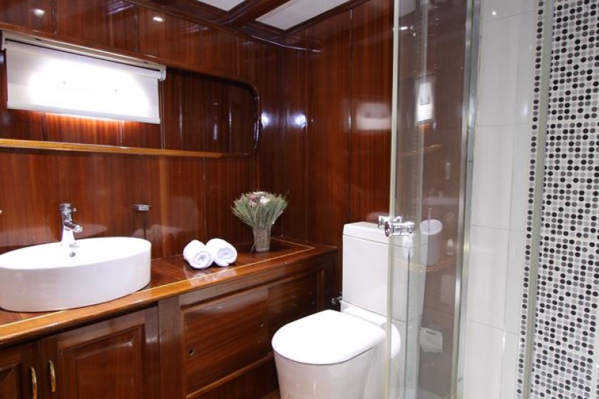 DEAR LİLA | 12 KİŞİLİK 6 KAMARALI LÜKS MAVİ TUR GULETİ | Okeanosyatcilik