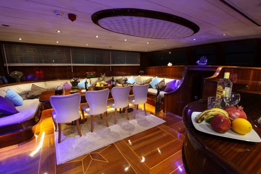 DEAR LİLA | 12 KİŞİLİK 6 KAMARALI LÜKS MAVİ TUR GULETİ | Okeanosyatcilik