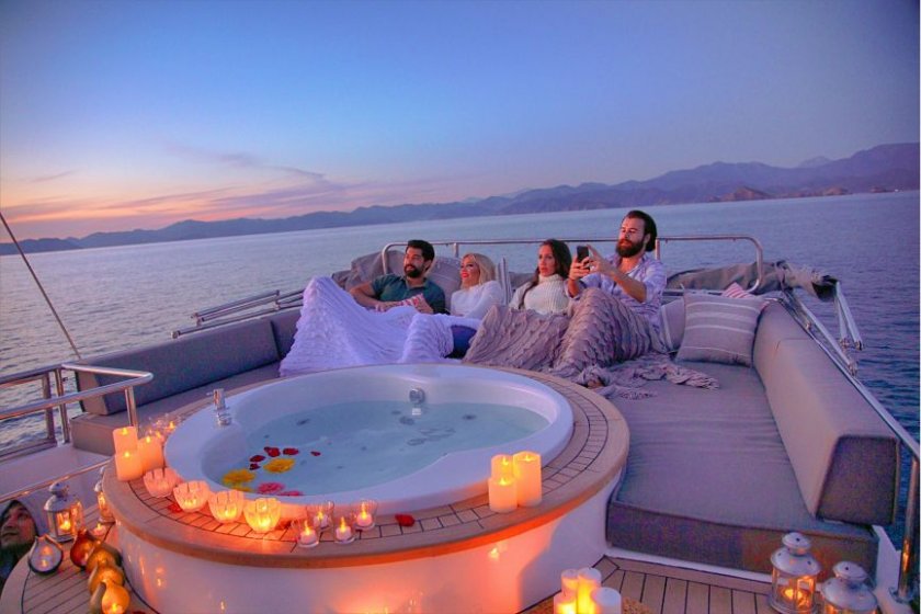 PERDUE | 6 KİŞİLİK LÜKS MAVİ TUR GULET | Okeanosyatcilik