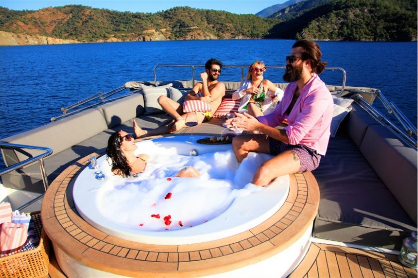 PERDUE | 6 KİŞİLİK LÜKS MAVİ TUR GULET | Okeanosyatcilik