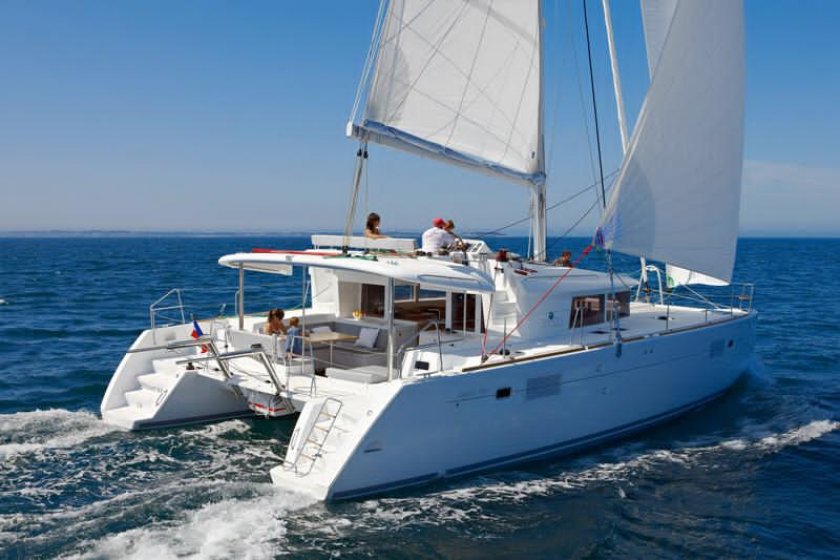 GÖCEK 8 KİŞİLİK KİRALIK LÜKS KATAMARAN