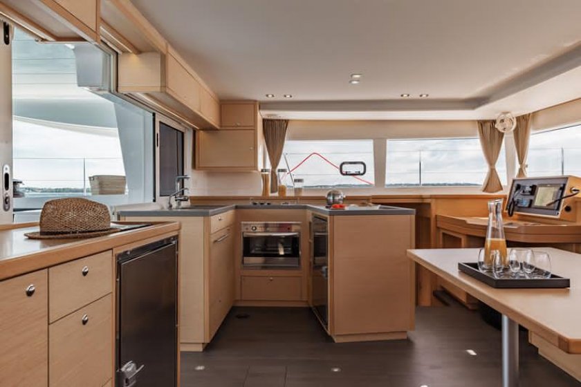 GÖCEK 8 KİŞİLİK KİRALIK LÜKS KATAMARAN