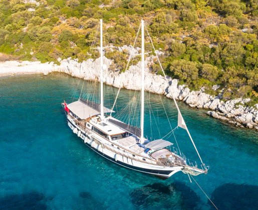 AIR-CONDITIONED LUXURY GULET MARMARIS FOR 10 PEOPLE