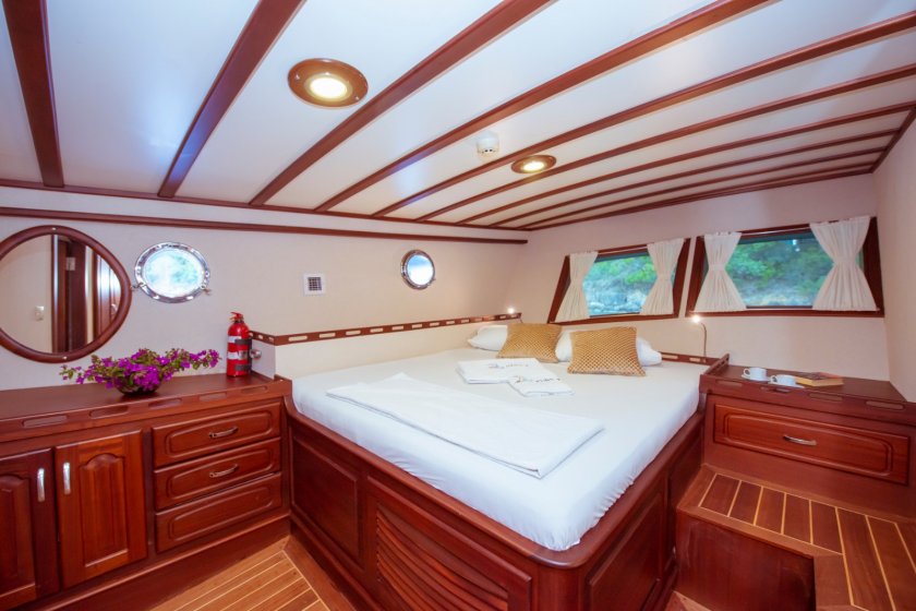 LARiN SU | LÜKS GULET KİRALAMA & ÖZEL YAT TURU | Okeanosyatcilik