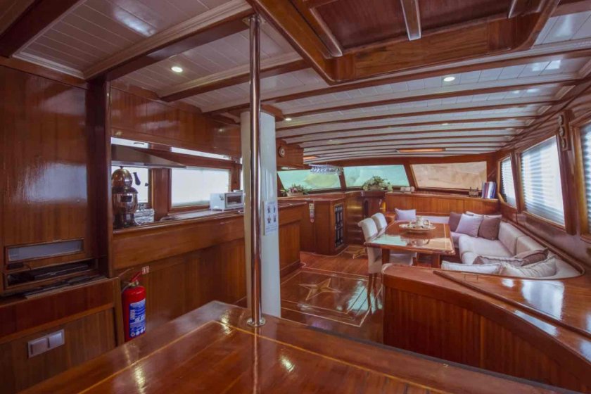 YÜCE BEY | 10 KİŞİLİK LÜKS YAT İLE MARMARİS MAVİ YOLCULUK | Okeanosyatcilik