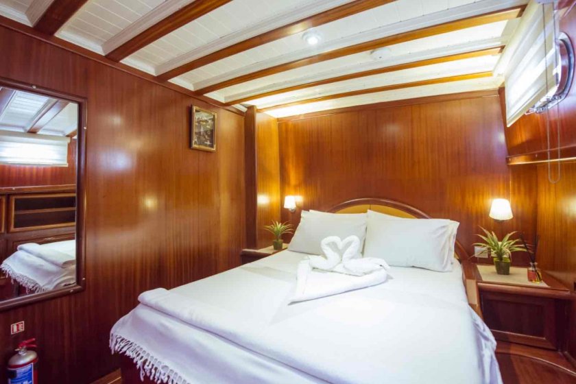 YÜCE BEY | 10 KİŞİLİK LÜKS YAT İLE MARMARİS MAVİ YOLCULUK | Okeanosyatcilik