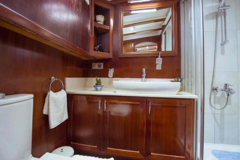 YÜCE BEY | 10 KİŞİLİK LÜKS YAT İLE MARMARİS MAVİ YOLCULUK | Okeanosyatcilik