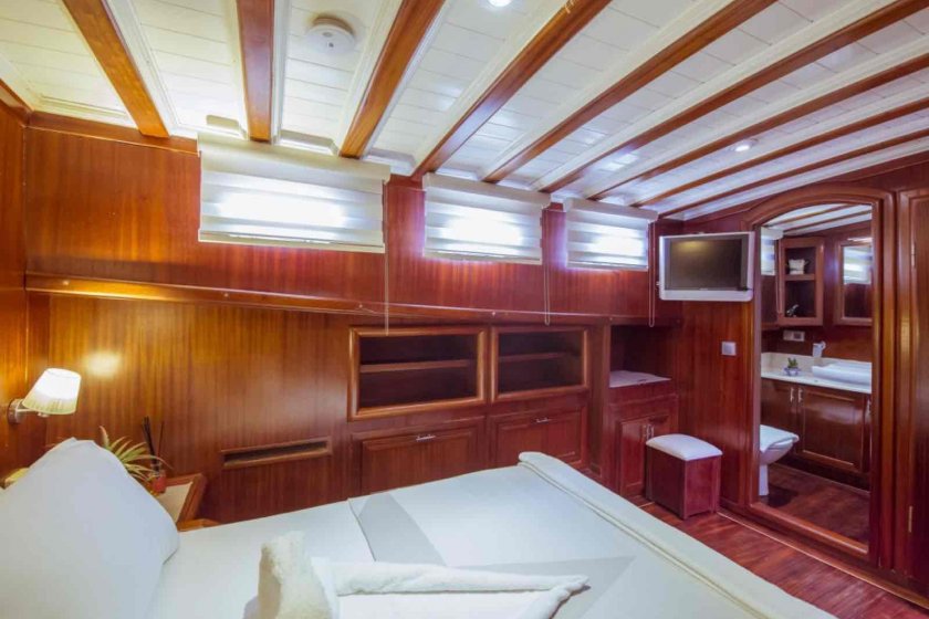 YÜCE BEY | 10 KİŞİLİK LÜKS YAT İLE MARMARİS MAVİ YOLCULUK | Okeanosyatcilik