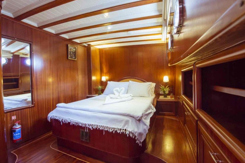 YÜCE BEY | 10 KİŞİLİK LÜKS YAT İLE MARMARİS MAVİ YOLCULUK | Okeanosyatcilik