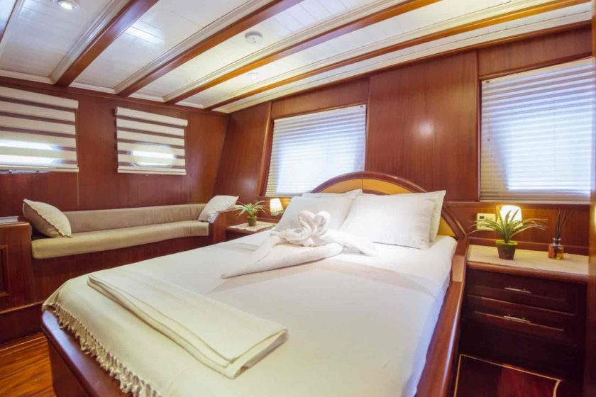 YÜCE BEY | 10 KİŞİLİK LÜKS YAT İLE MARMARİS MAVİ YOLCULUK | Okeanosyatcilik