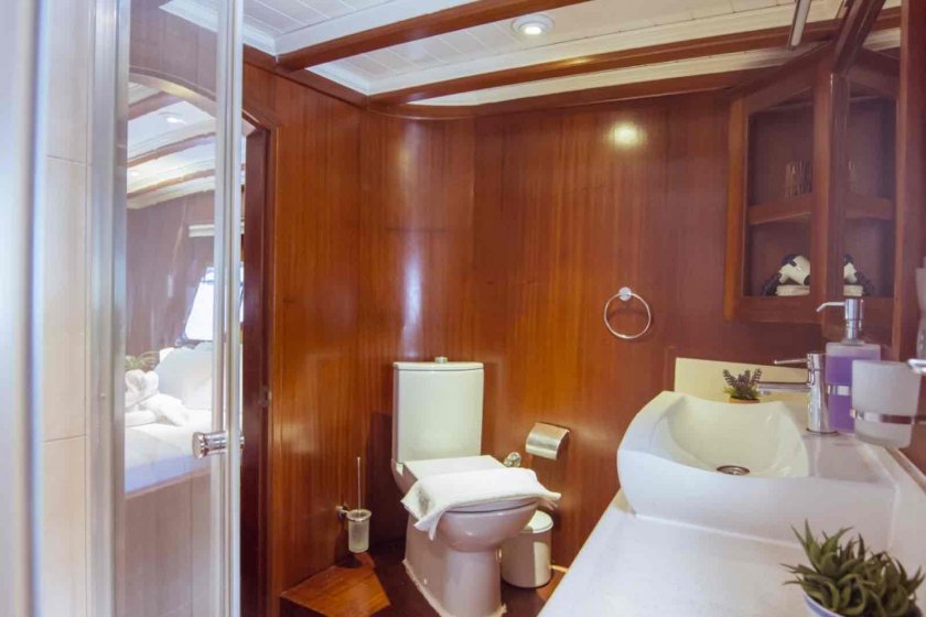 YÜCE BEY | 10 KİŞİLİK LÜKS YAT İLE MARMARİS MAVİ YOLCULUK | Okeanosyatcilik