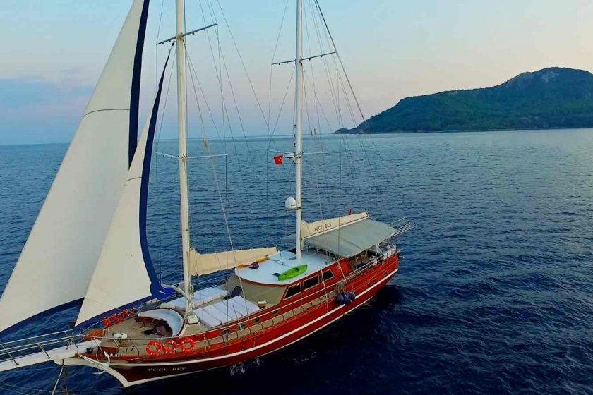 YÜCE BEY | 10 KİŞİLİK LÜKS YAT İLE MARMARİS MAVİ YOLCULUK | Okeanosyatcilik