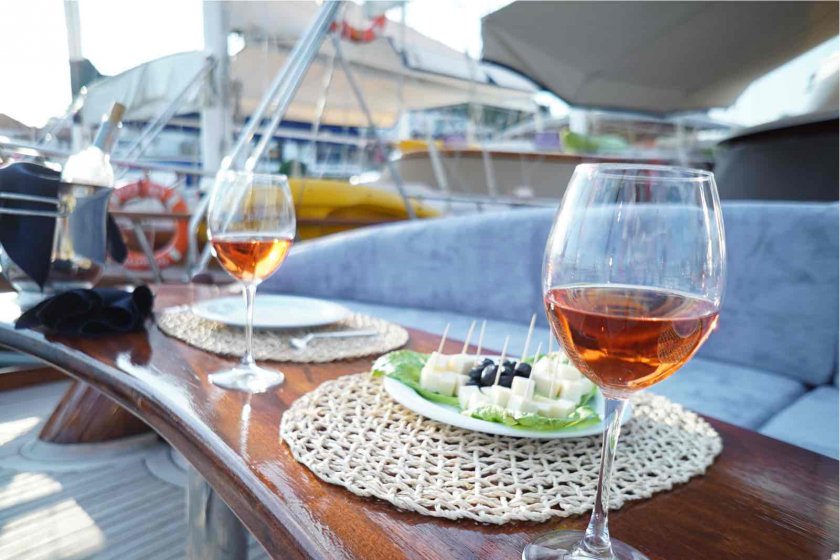 YÜCE BEY | 10 KİŞİLİK LÜKS YAT İLE MARMARİS MAVİ YOLCULUK | Okeanosyatcilik