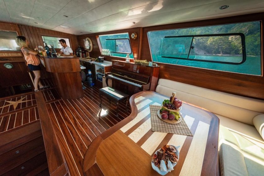 MRS ELCİH | 12 KİŞİLİK LÜKS GULET İLE GÖCEK KOYLARI | Okeanosyatcilik