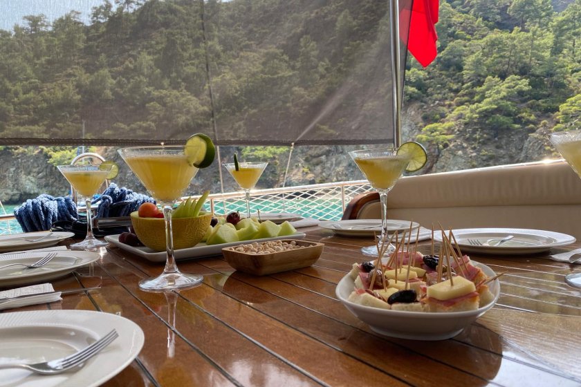 MRS ELCİH | 12 KİŞİLİK LÜKS GULET İLE GÖCEK KOYLARI | Okeanosyatcilik