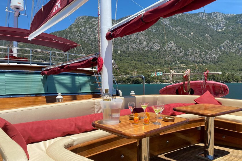 MRS ELCİH | 12 KİŞİLİK LÜKS GULET İLE GÖCEK KOYLARI | Okeanosyatcilik