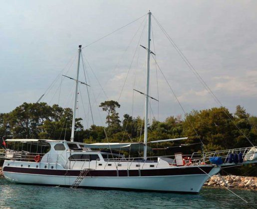 GULET FOR 14 PERSON BOAT TOUR OF FETHIYE BAYS