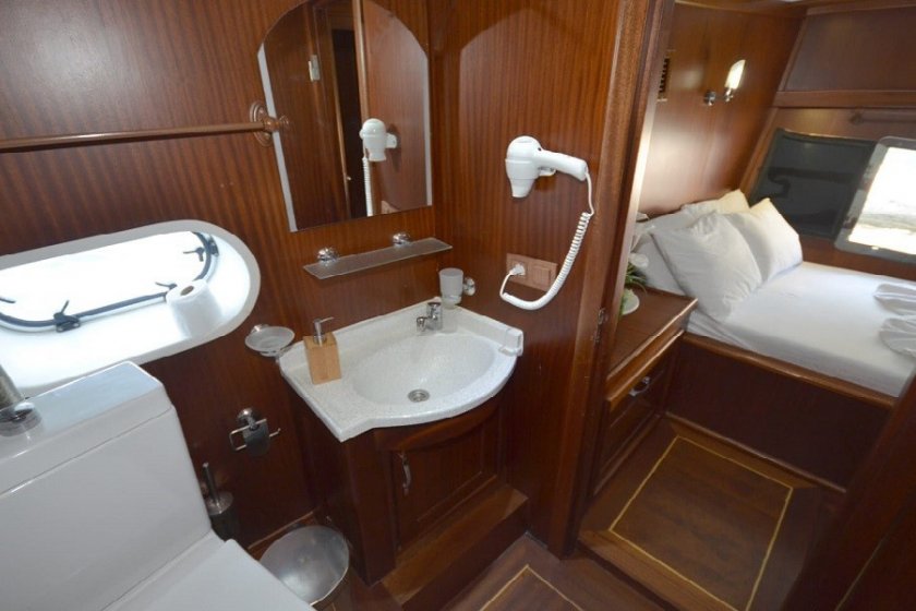 GAZİ KAPTAN | 14 KİŞİLİK KLİMALI GULET İLE HİSARÖNÜ MAVİ YOLCULUK TURLARI | Okeanosyatcilik