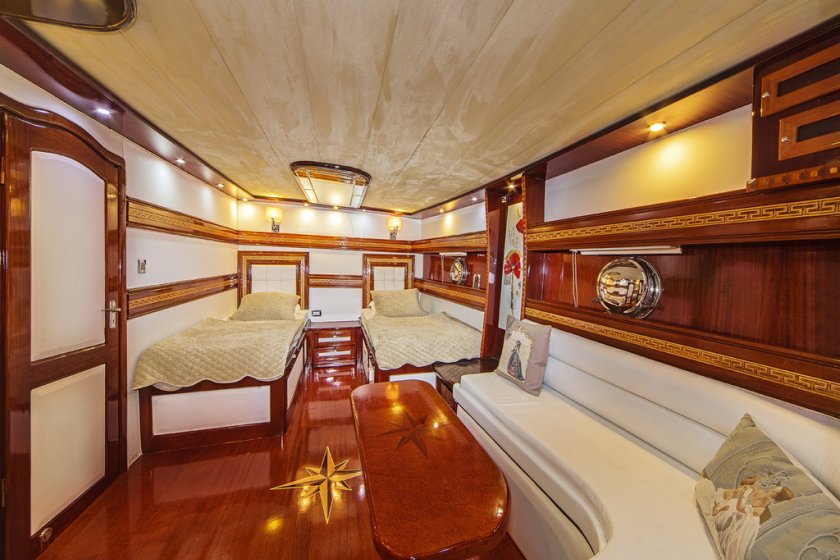 PERLA DEL MAR 2 | MAVİ YOLCULUK 12 KİŞİLİK MARMARİS TEKNE TURU | Okeanosyatcilik