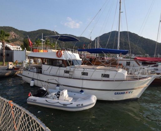 6 KİŞİLİK GULET İLE GÖCEK KOYLARI MAVİ TUR