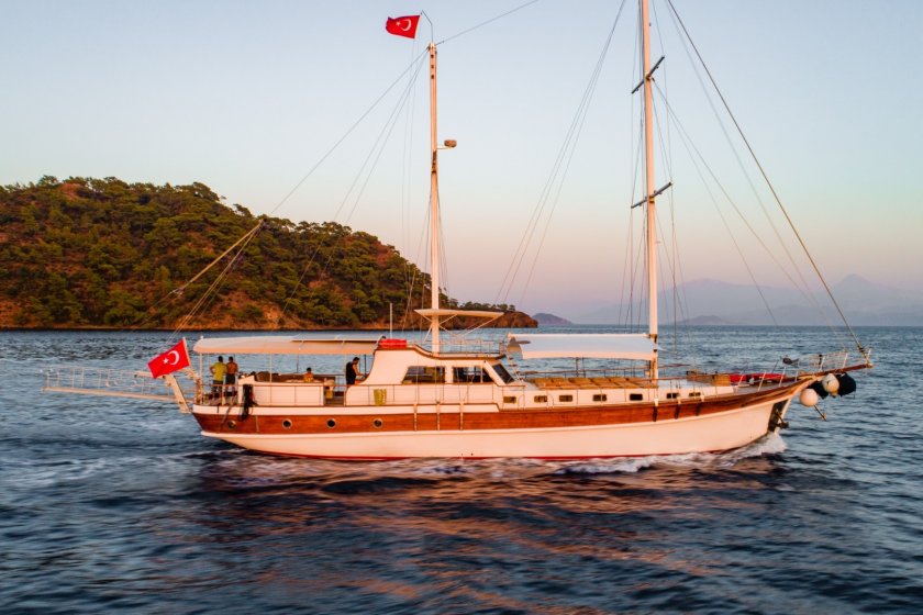 AFİLLİ | FETHİYE 10 KİŞİLİK LÜKS MAVİ TUR GULETİ | Okeanosyatcilik