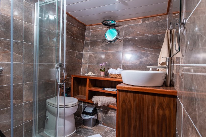 AFİLLİ | FETHİYE 10 KİŞİLİK LÜKS MAVİ TUR GULETİ | Okeanosyatcilik