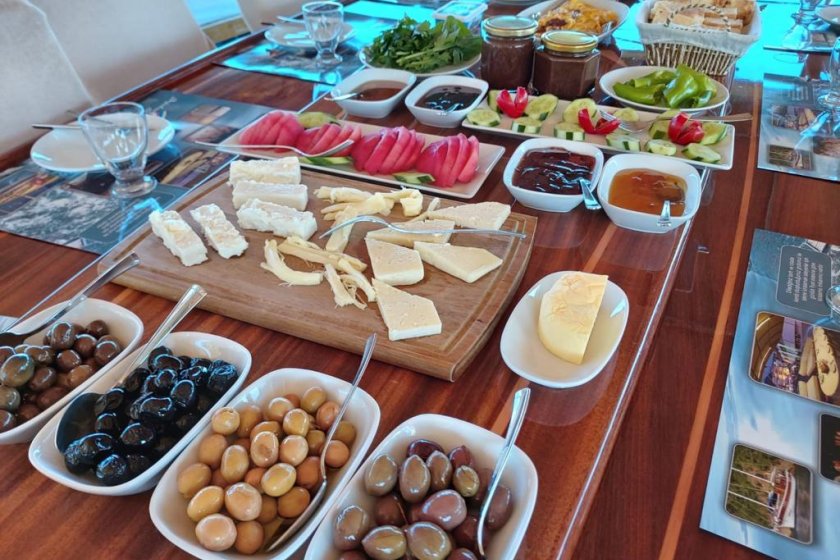 MAVİ YOLCULUK 12 KİSİLİK MARMARİS TEKNE TURU