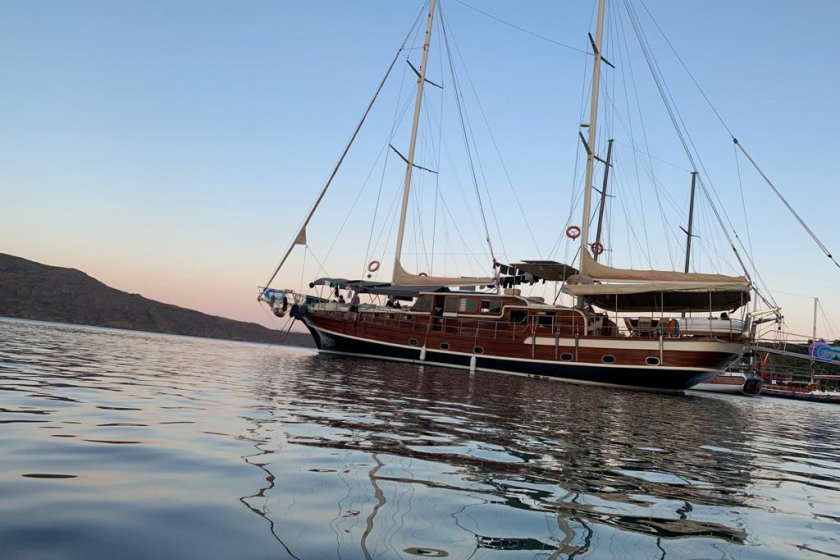 MAVİ YOLCULUK 12 KİSİLİK MARMARİS TEKNE TURU