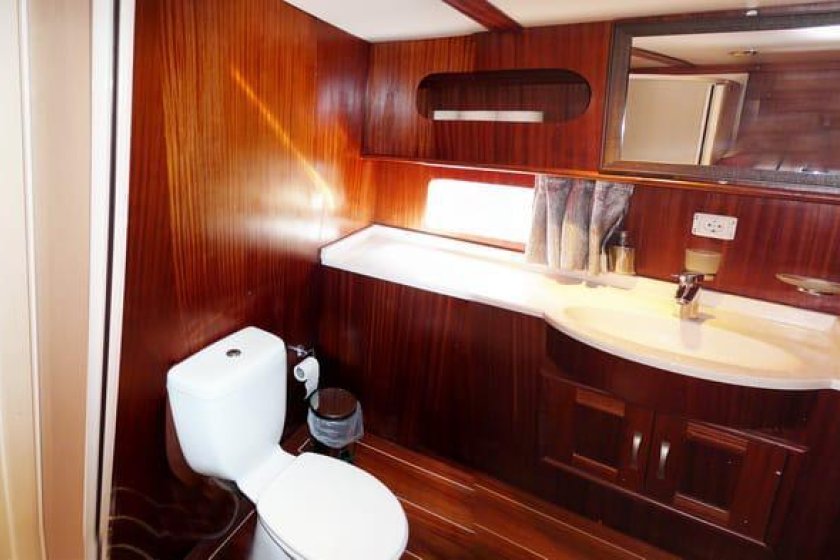 MAVİ YOLCULUK 12 KİSİLİK MARMARİS TEKNE TURU