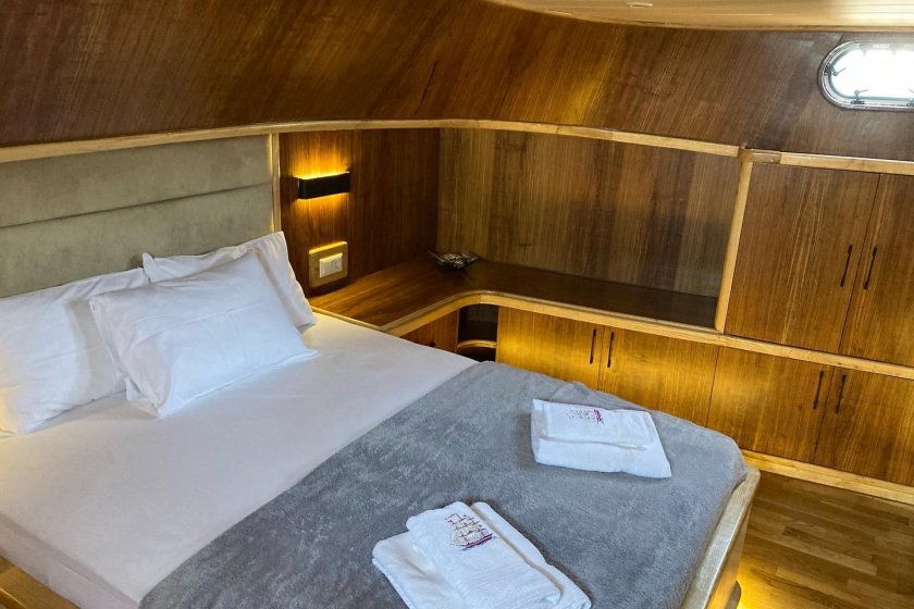 AHESTE | 8 KİŞİLİK EGE MAVİ YOLCULUK KİRALIK TEKNE | Okeanosyatcilik