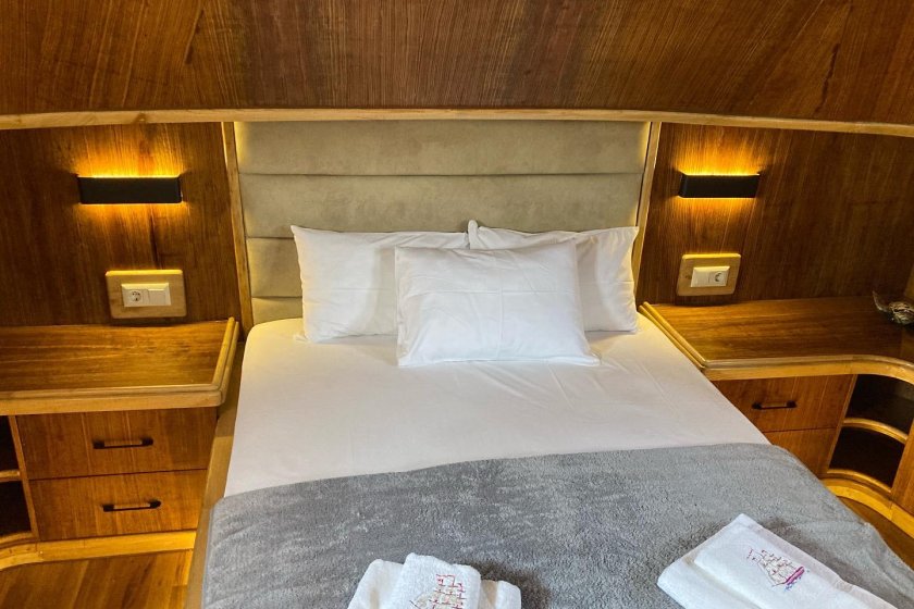 AHESTE | 8 KİŞİLİK EGE MAVİ YOLCULUK KİRALIK TEKNE | Okeanosyatcilik