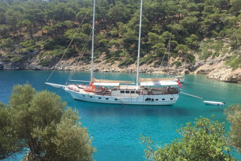 SİMERENYA | 16 KİŞİLİK FETHİYE LÜKS MAVİ YOLCULUK GULET | Okeanosyatcilik