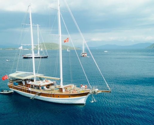 12 KİŞİLİK GÖCEK KOYLARI TEKNE KİRALAMA