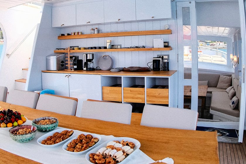 ESCAPE | LÜKS GULET İLE GÖCEK MAVİ YOLCULUK 12 KİŞİLİK TEKNE | Okeanosyatcilik